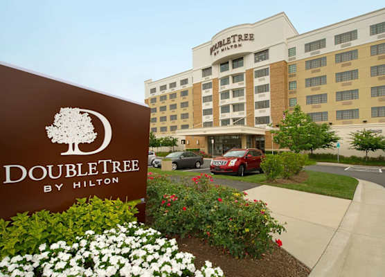 DoubleTree by Hilton Sterling - Dulles Airport 1