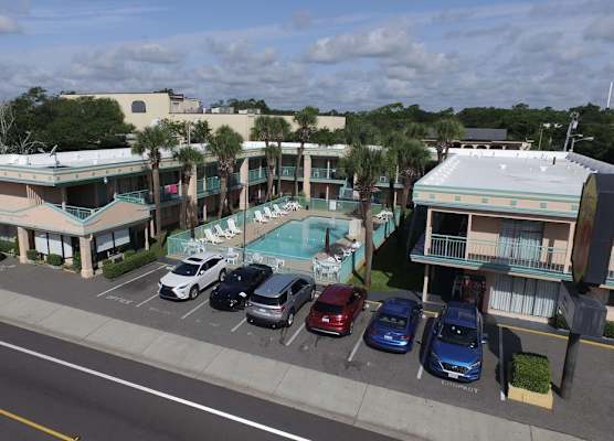 Royal Palace Inn & Suites 1