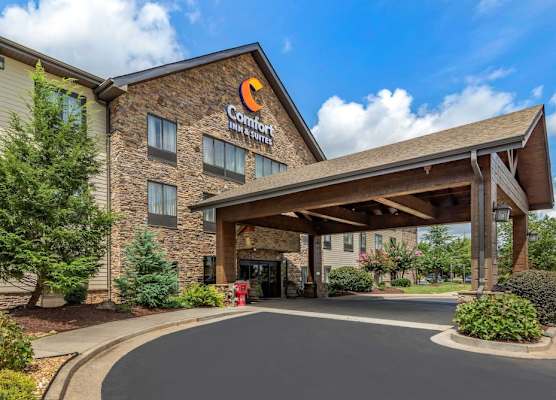 Comfort Inn & Suites Blue Ridge 1