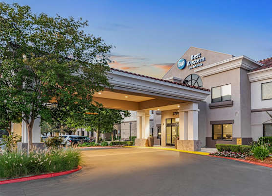 Best Western Valencia/Six Flags Inn & Suites 1