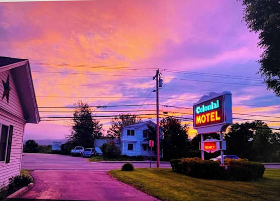 Colonial Motel 1