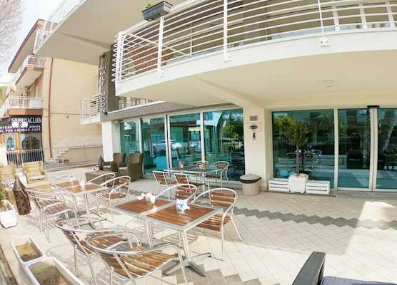 hotel half moon restaurant 1