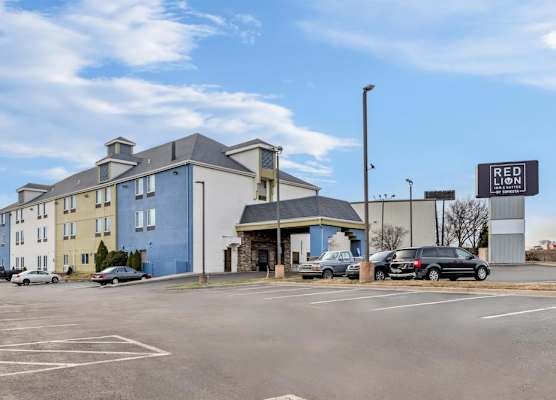 Red Lion Inn & Suites Blue Springs 1