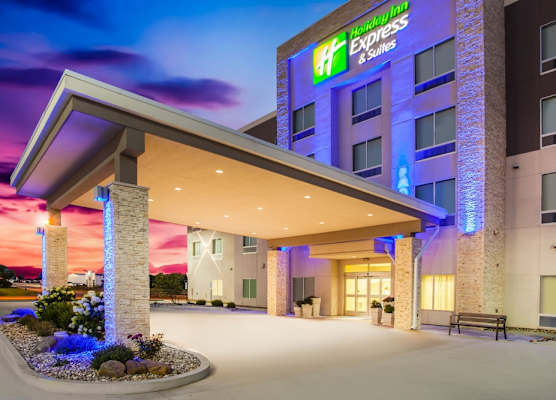 Holiday Inn Express & Suites LITCHFIELD WEST by IHG 1