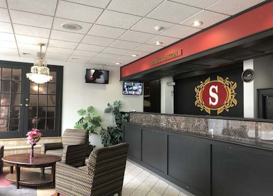 Schenectady Inn & Suites 1