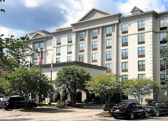 Holiday Inn & Suites RALEIGH-CARY (I-40 @WALNUT ST) by IHG 1