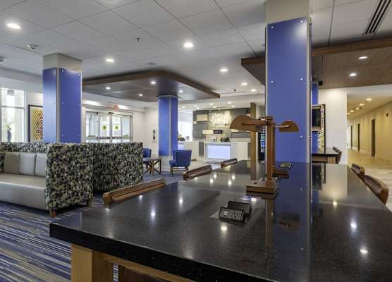 Holiday Inn Express & Suites STAUNTON by IHG 1