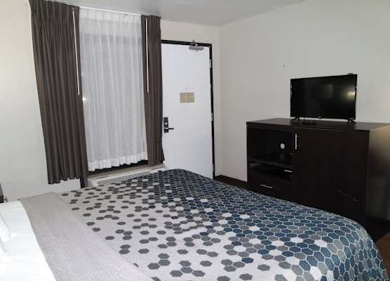 Travelodge by Wyndham North Charleston 1