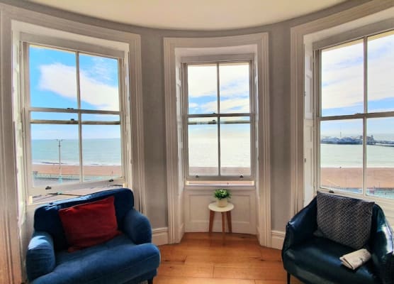 A Room With A View - Free Parking 1