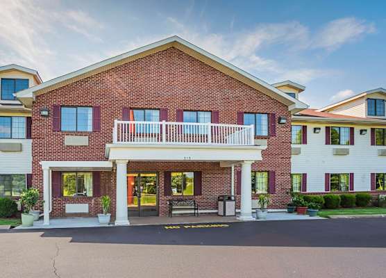 Econo Lodge Inn & Suites Ripley 1
