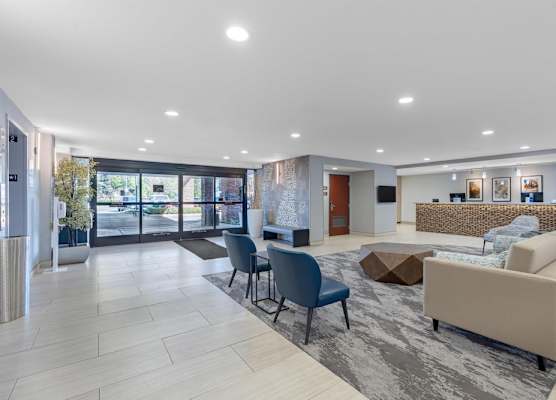 Best Western Plus Fresno Airport Hotel 1