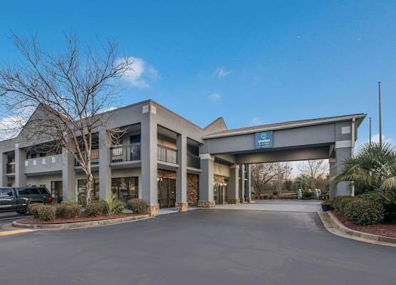 Clarion Pointe Forsyth I-75 1