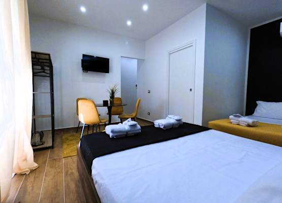 BlackWoody Contemporary Rooms - Napoli Centro Storico 1