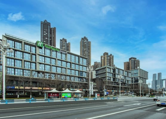 Holiday Inn Express Chongqing Nanbin Road by IHG 1