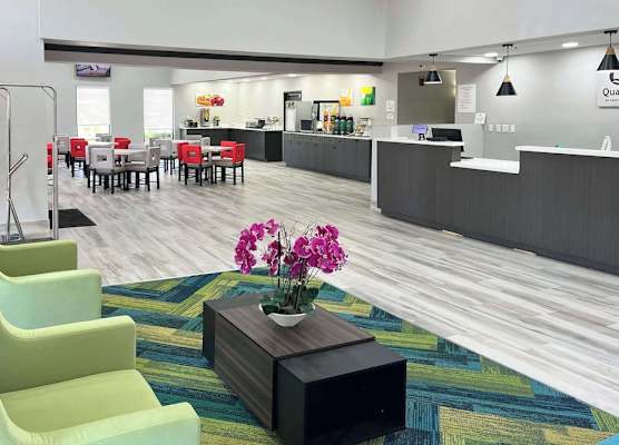 Quality Inn & Suites at Airport Blvd I-65 1