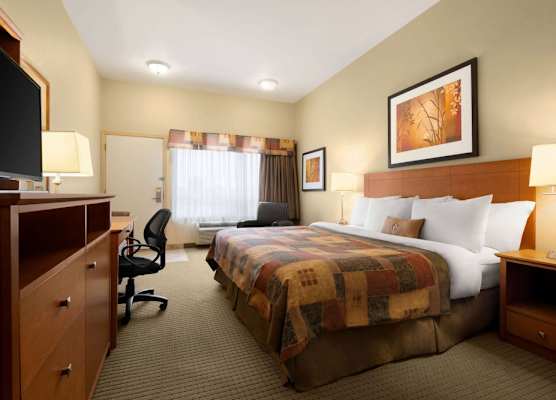 Ramada by Wyndham Drayton Valley 1