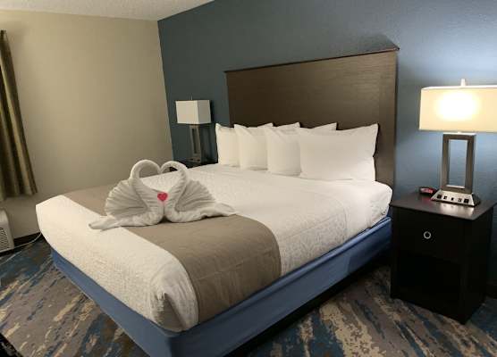 AmericInn by Wyndham Prairie du Chien 1