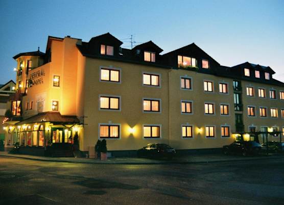 Hotel-Restaurant Central am Königshof 1