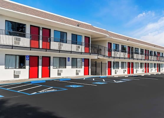 Econo Lodge Stockton near I-5 Fairgrounds 1