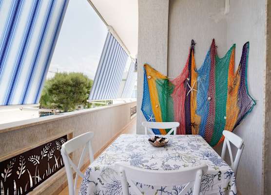 Appartamento a Torre Canne con Balcone 1