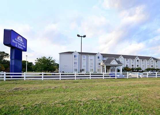 Americas Best Value Inn & Suites Jackson, TN 1