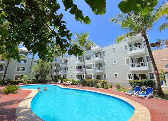 Sol Caribe Beach Pool 1