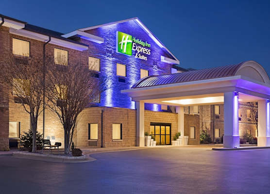 Holiday Inn Express & Suites EDMOND by IHG 1