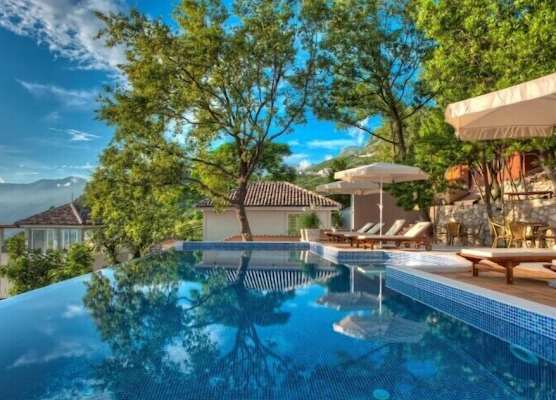 Harmonia Bungalows & Pool 1