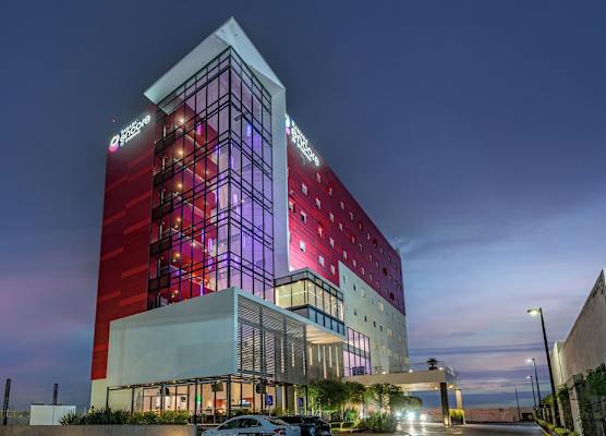 Ramada Encore by Wyndham Queretaro 1