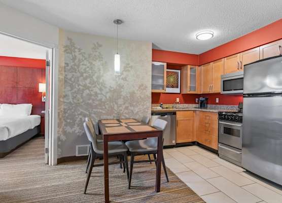 MainStay Suites Appleton Airport - Fox River Mall Area 1