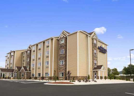 Microtel Inn & Suites by Wyndham 1