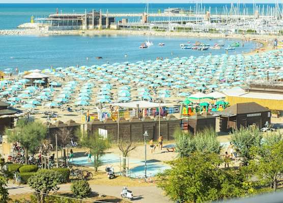 Hotel River fronte mare con piscina 1