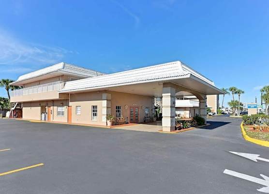 Travelodge by Wyndham Venice 1