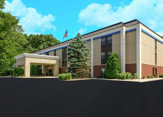 Hampton Inn Portage 1