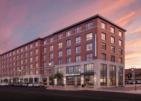 Courtyard by Marriott Portland Downtown/Waterfront 1