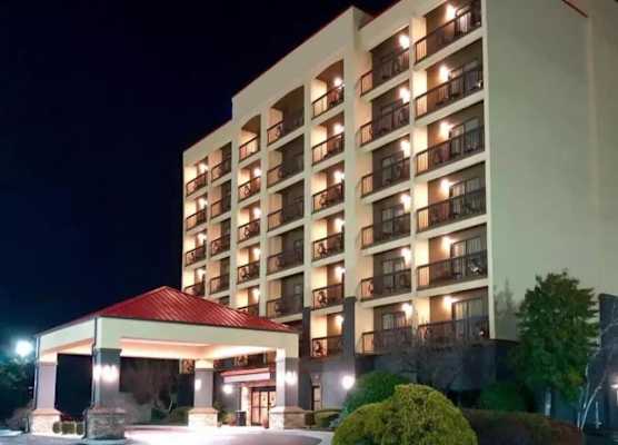 Vista Suites Near Island and Leconte Convention Center 1
