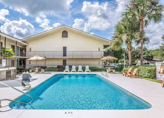 Days Inn by Wyndham Lake Park/Valdosta 1
