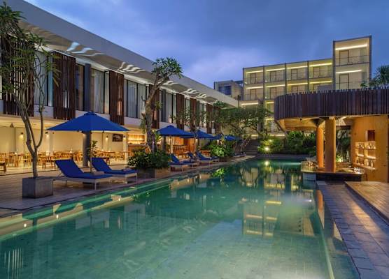 Dialoog Seminyak 1