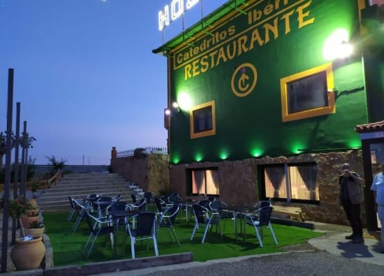 Hostal Catedritos Ibéricos A-5 Km 154 A 5 KM DE OROPESA A 1 KM DE HERRERUELA DE OROPESA 1