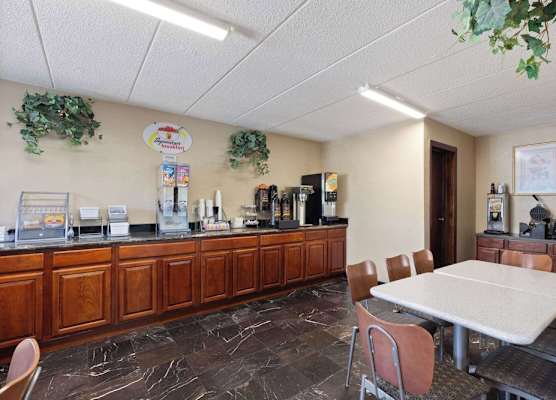 Super 8 by Wyndham Fort Mitchell Cincinnati Area 1