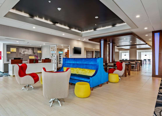 Holiday Inn Express & Suites ORLANDO - LAKE BUENA VISTA by IHG 1