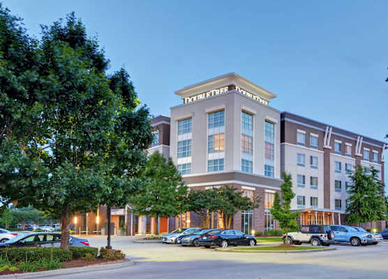 DoubleTree by Hilton Baton Rouge 1