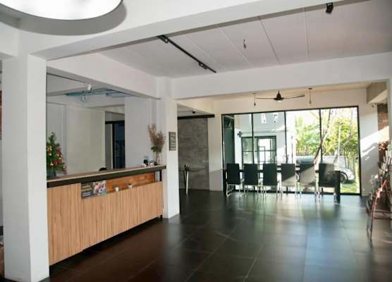Azz Hotel 1