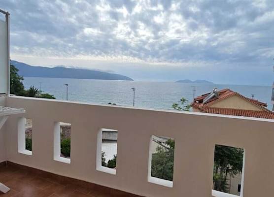 Tirent Apartment - Your Beach Home in Vlorë 1