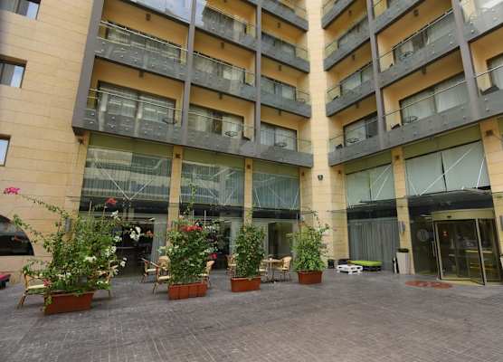Ramada by Wyndham Downtown Beirut 1
