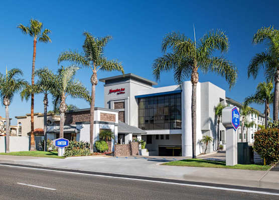 Hampton Inn by Hilton Costa Mesa Newport Beach 1
