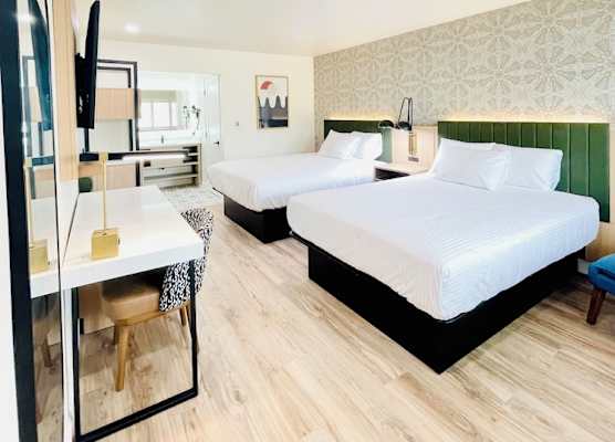 La Casa Inn 1