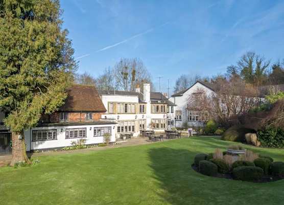 Sunday Box Hill Burford Bridge Hotel 1