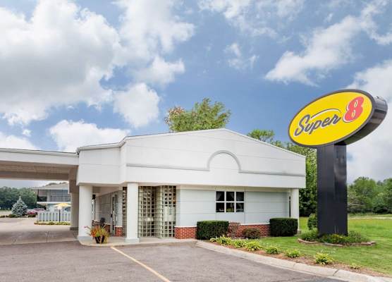 Super 8 by Wyndham Stevensville St Joseph 1