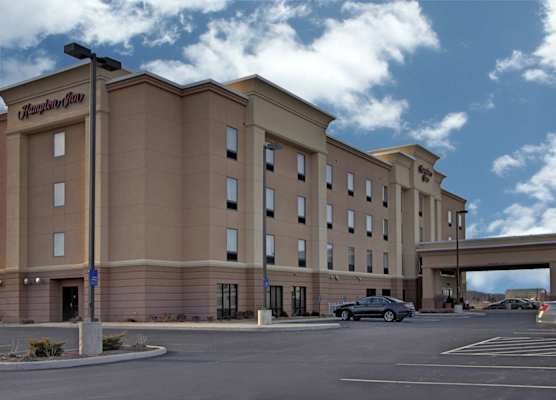 Hampton Inn Defiance 1